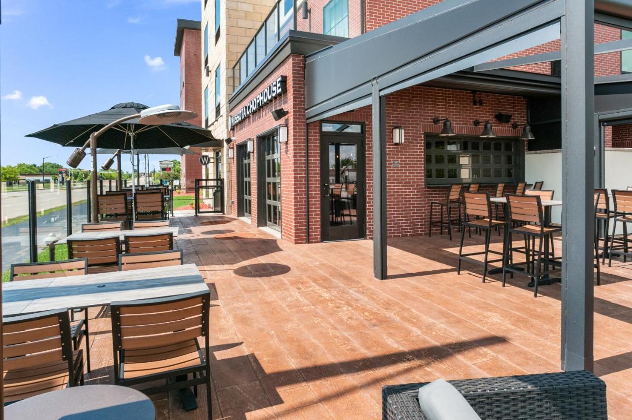 Cobblestone Hotel & Suites Appleton International Airport Neenah Exterior photo